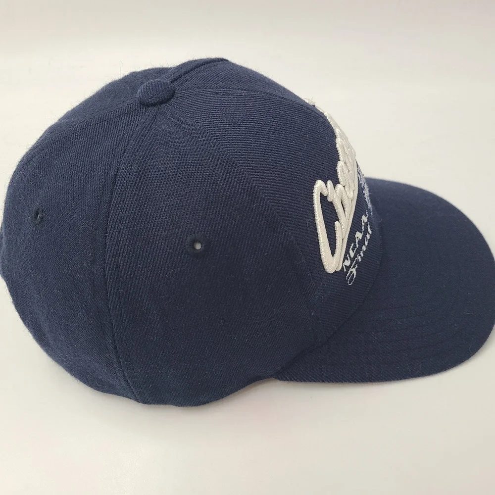 Vintage UConn Huskies Hat Snapback (Fits Small) Blue NCAA 1999 Final Four Logo